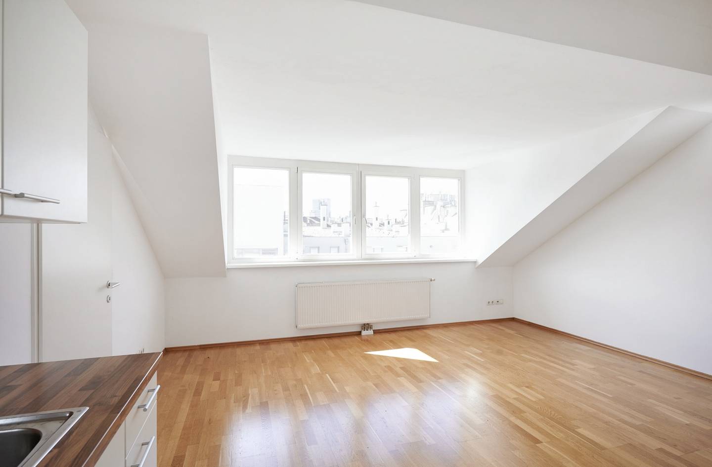 Dachgeschosswohnung nahe Matzleinsdorfer Platz Aufzug
