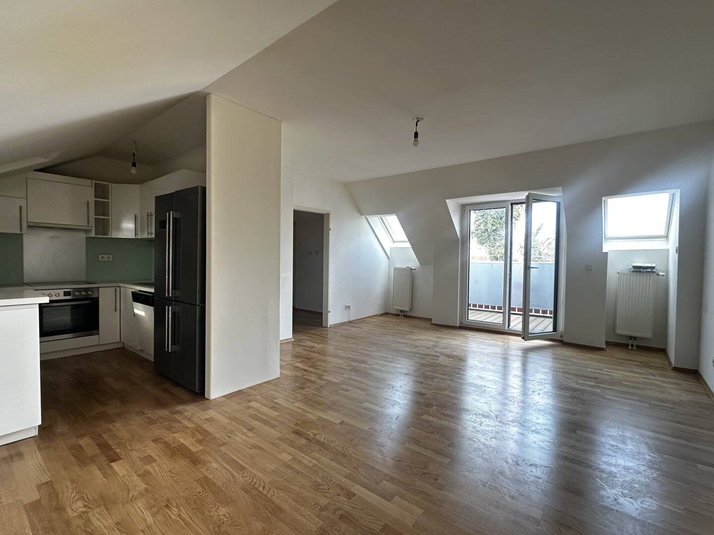 Three room apartment with balcony and parking space in Baden’s central spa town location in Baden? But avoid this phrasing
