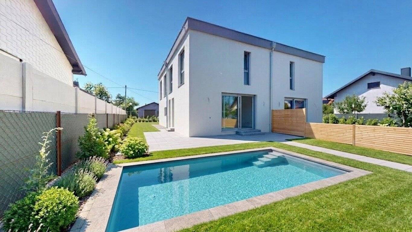 Modern semi detached house in Kottingbrunn, two first occupancy units