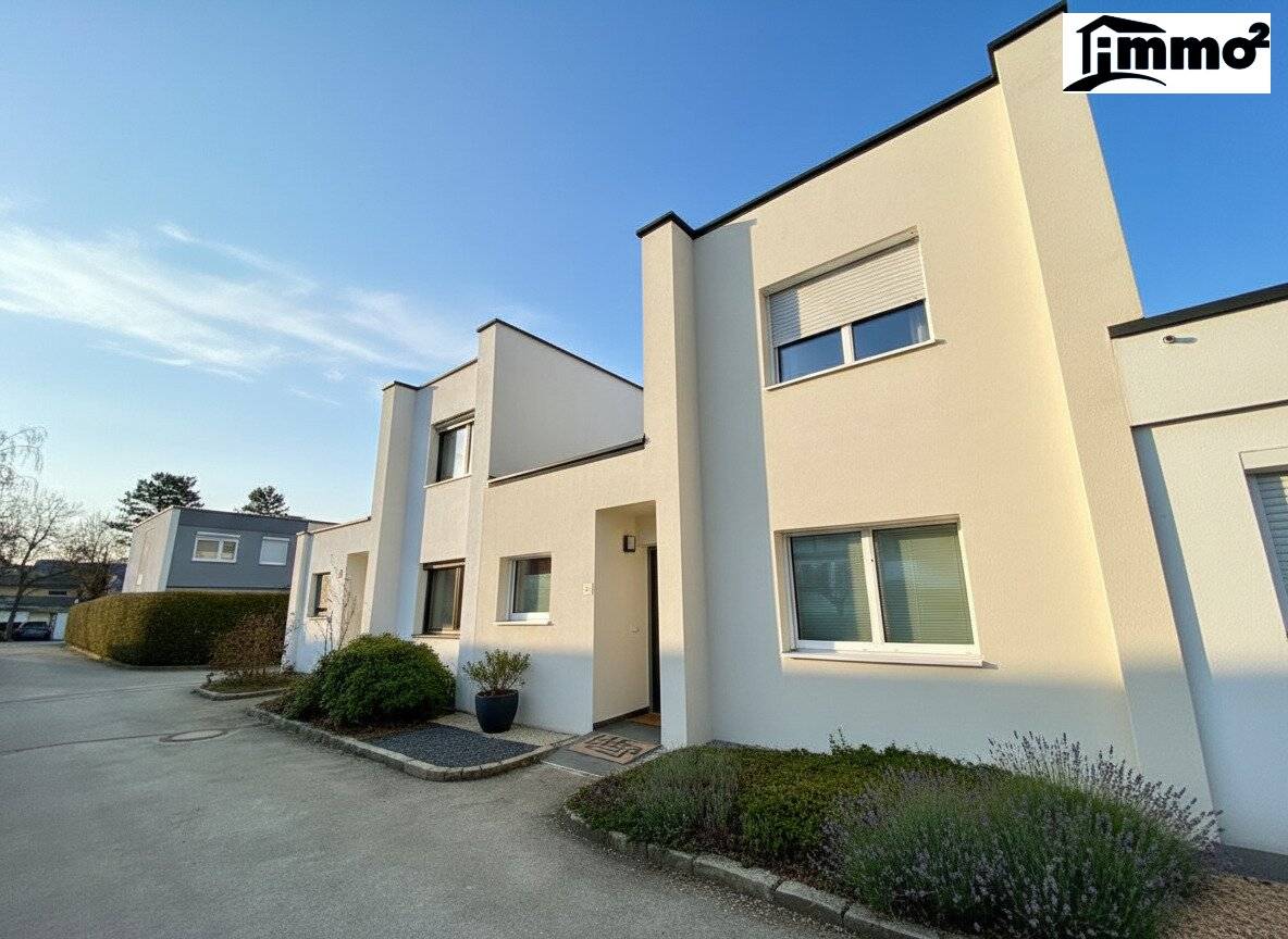 Modernes, kernsaniertes Reihenhaus mit Terrasse, Balkon &amp; kleinem Eigengarten!
