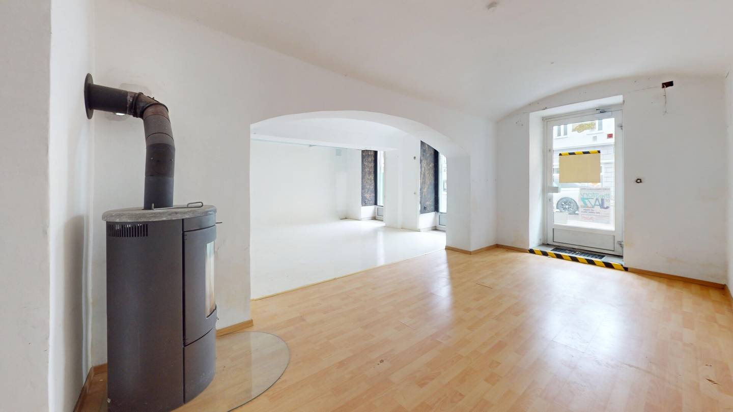 Top commercial premises with maximum visibility and flexible rental variants // Best location in Währing