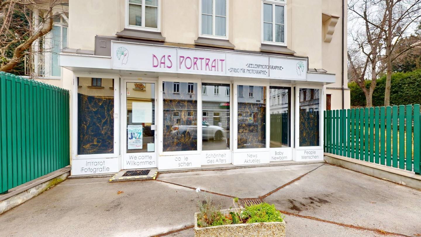 Top commercial premises with maximum visibility and flexible rental variants // Best location in Währing