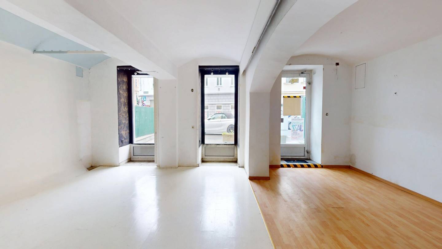 Top commercial premises with maximum visibility and flexible rental variants // Best location in Währing