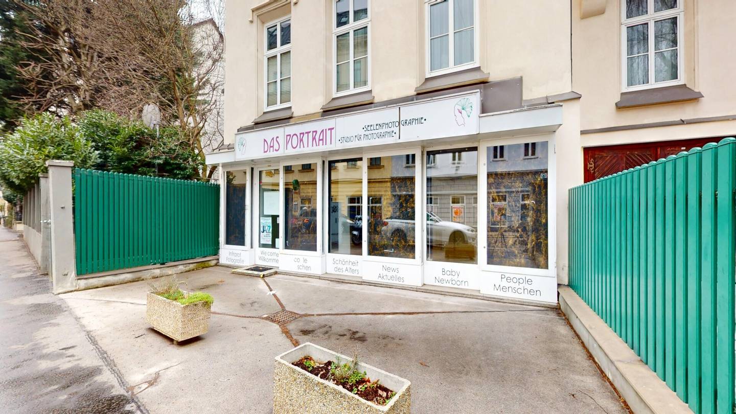 Top commercial premises with maximum visibility and flexible rental variants // Best location in Währing