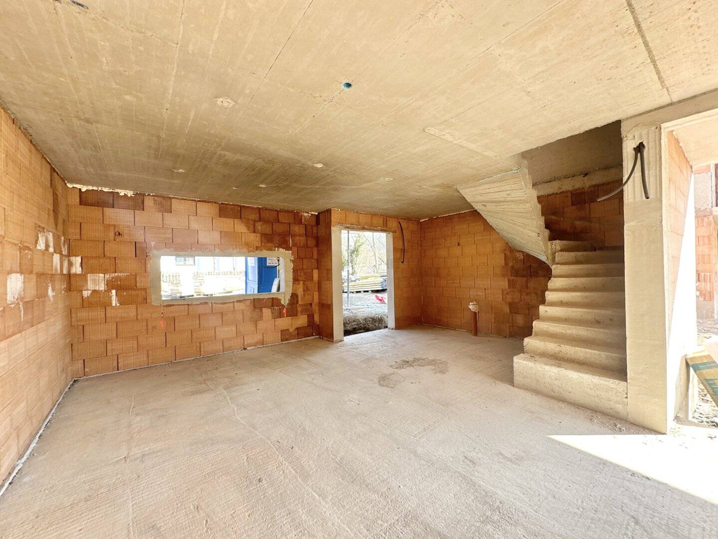 Erstbezug 2026: Modernes Miethaus mit Garten, Stellplatz und großzügigen Freiflächen