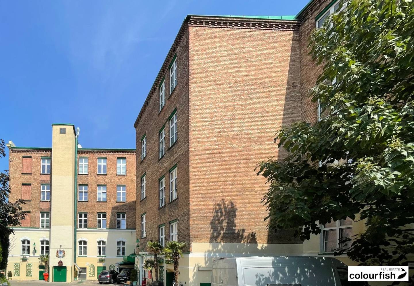 Kleinbüro in ehemaliger Fabrik Nähe Triester Straße
