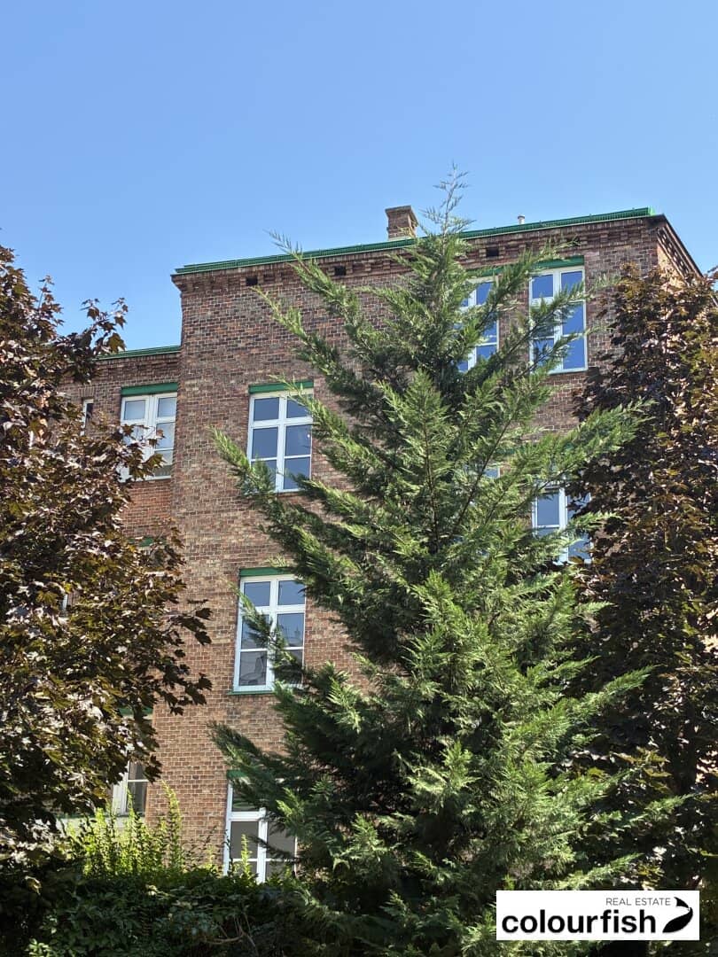 Kleinbüro in ehemaliger Fabrik Nähe Triester Straße