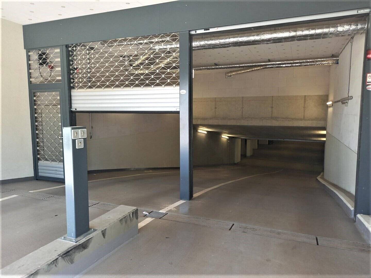 FREIE KFZ GARAGENPLÄTZE - Rösslergasse 9 - Nähe U6 Alterlaa
