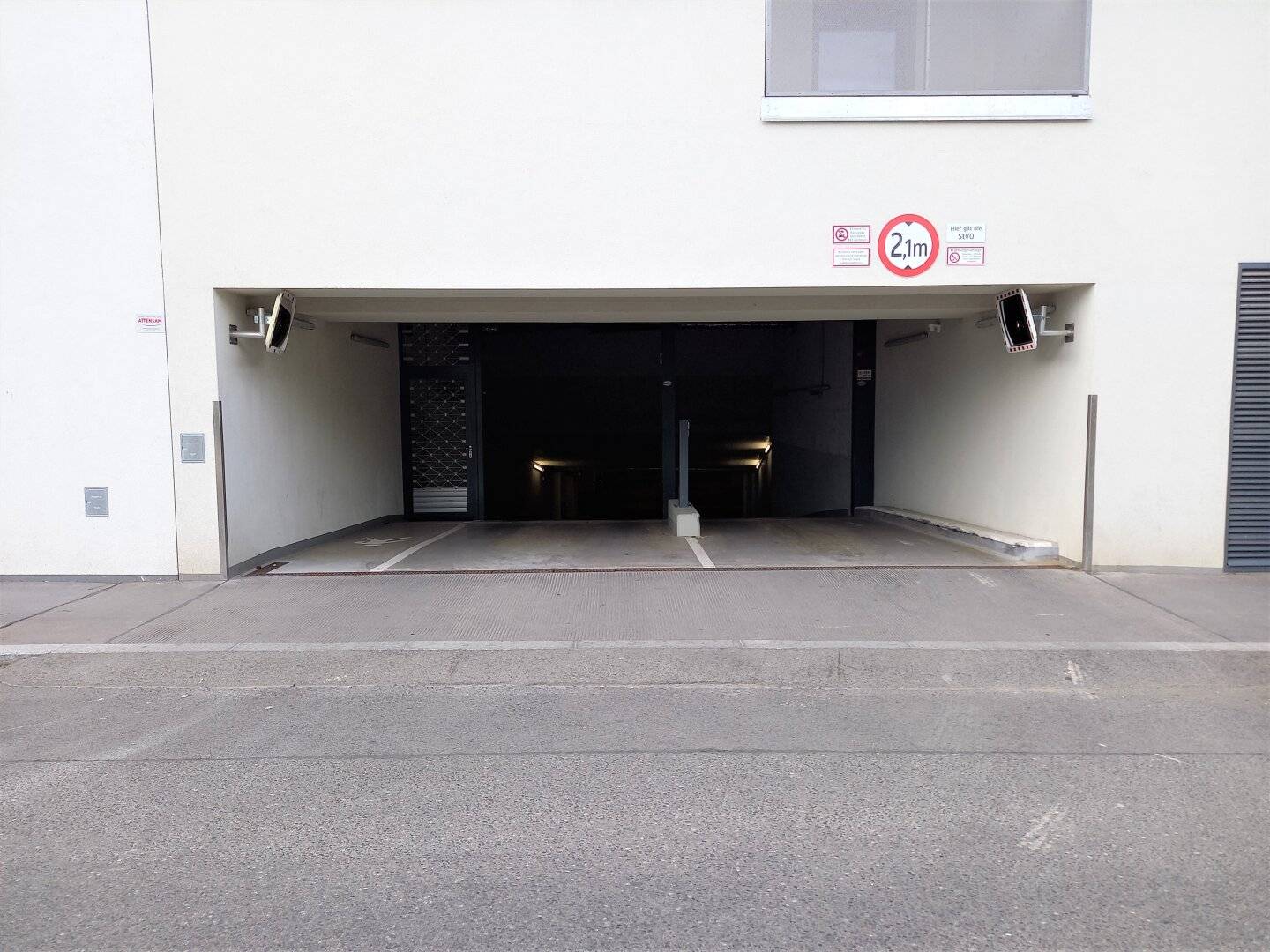 FREIE KFZ GARAGENPLÄTZE - Rösslergasse 9 - Nähe U6 Alterlaa