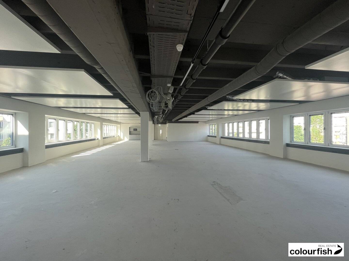 Attractive, generous office space in enna