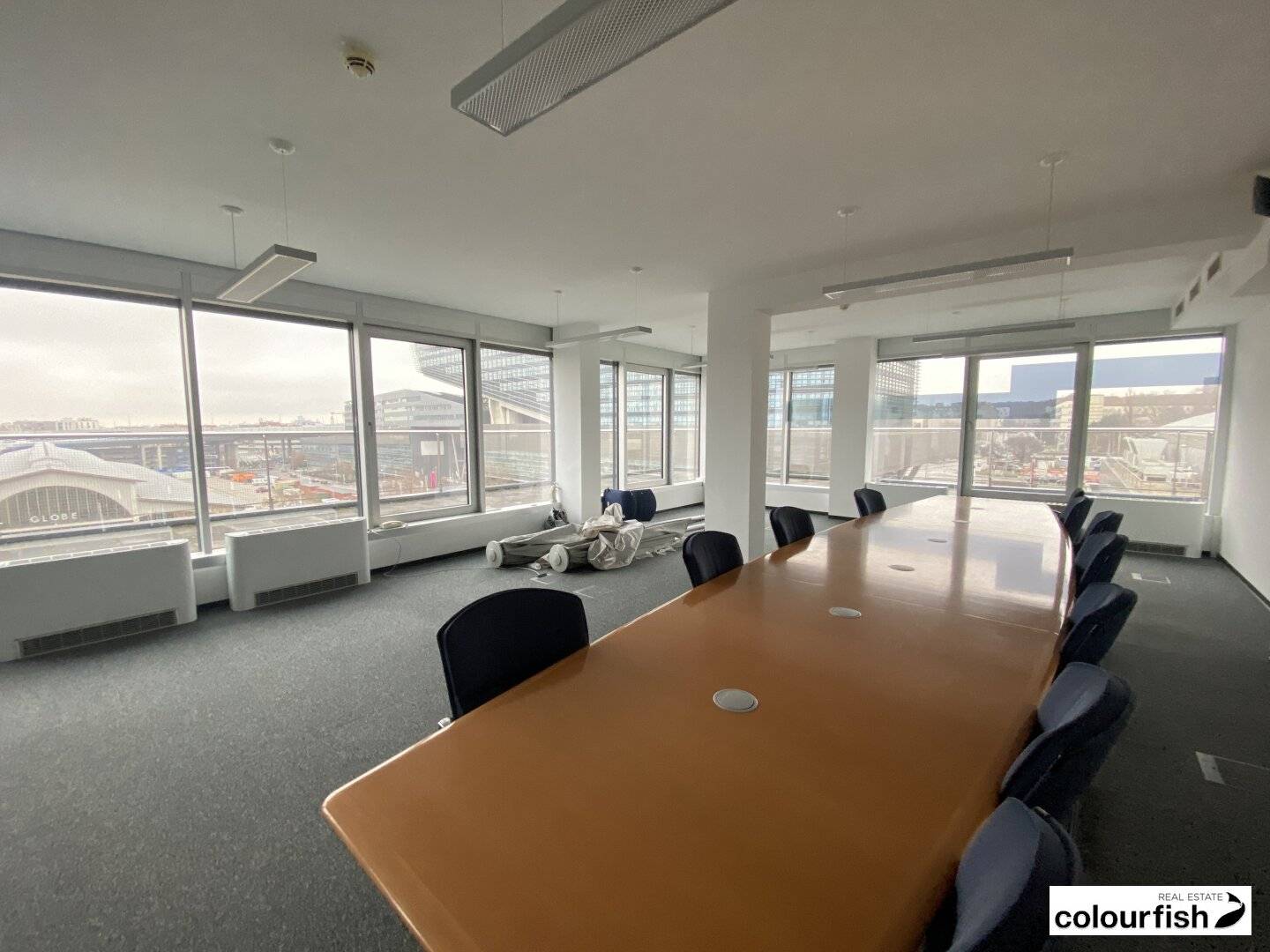 Small office space with a generous terrace in St. Marx
