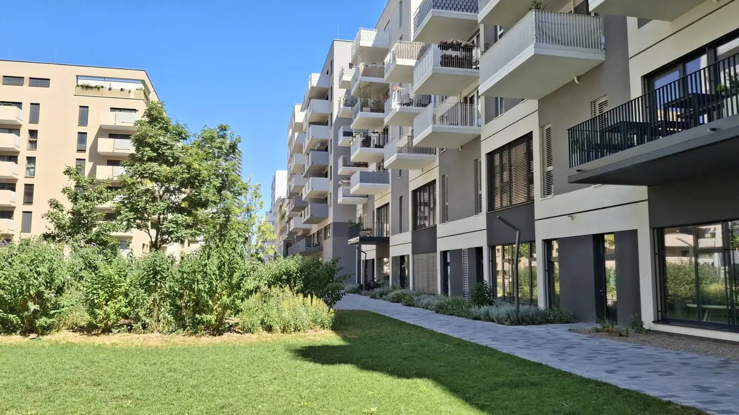!! ICH BIN SOOO FREI - modernes Büro mit Balkon mitten im Nordbahnviertel - AB SOFORT MIETEN !!