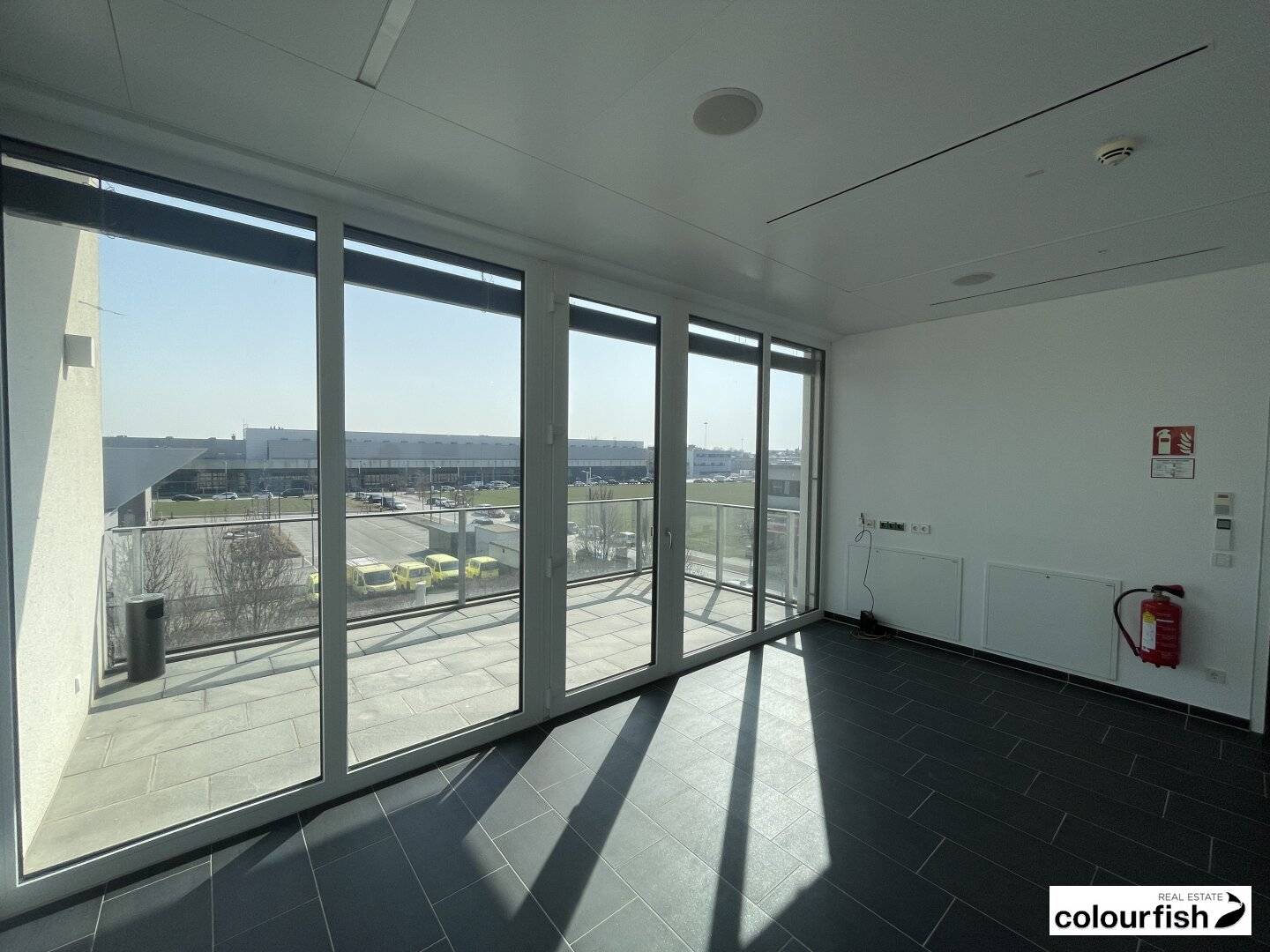 Modern terrace office in Seestadt