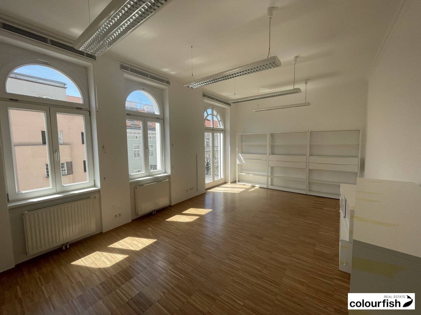Altbaubüro mit Balkon