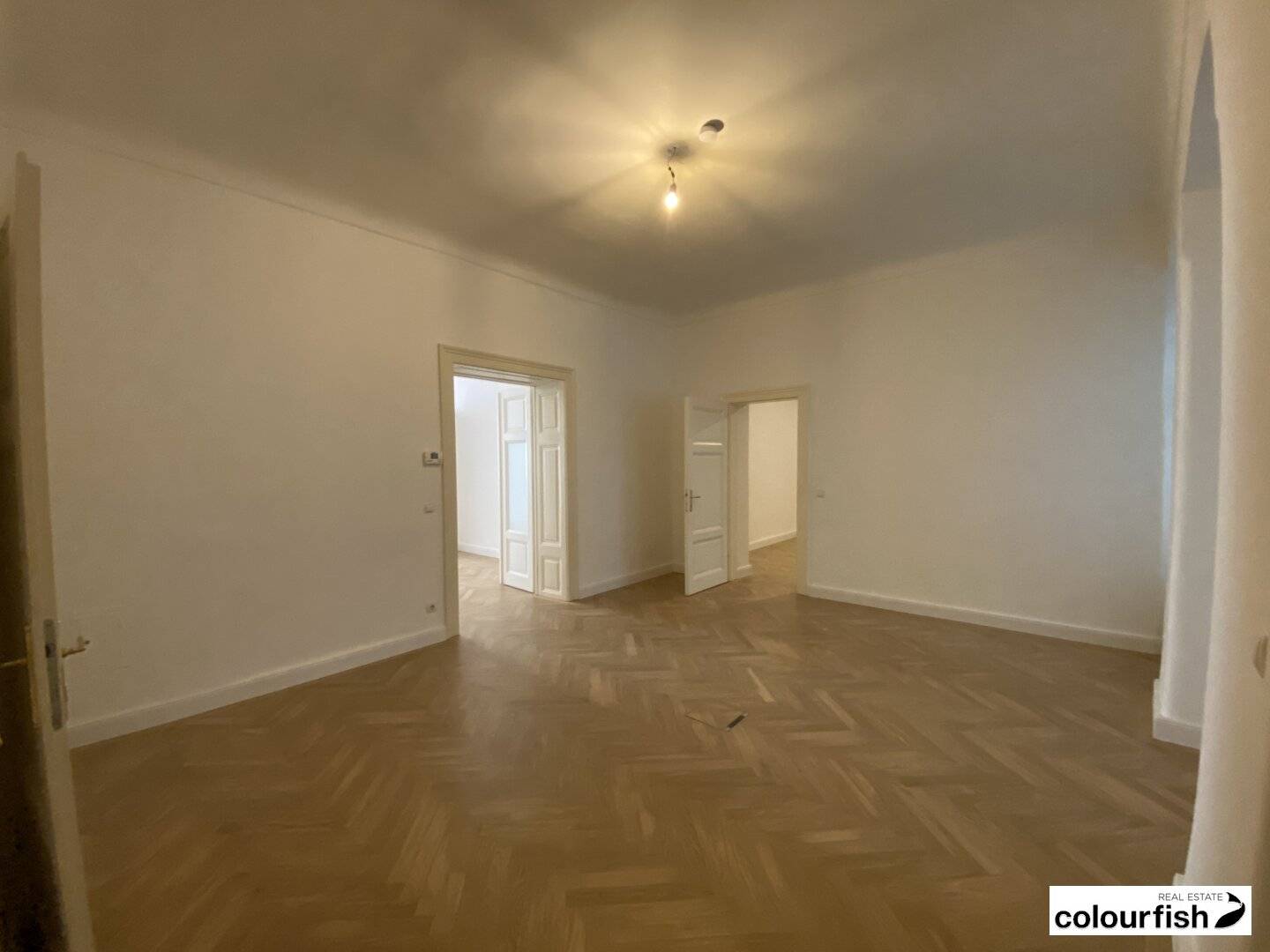 Historisches Büro in zentraler Lage