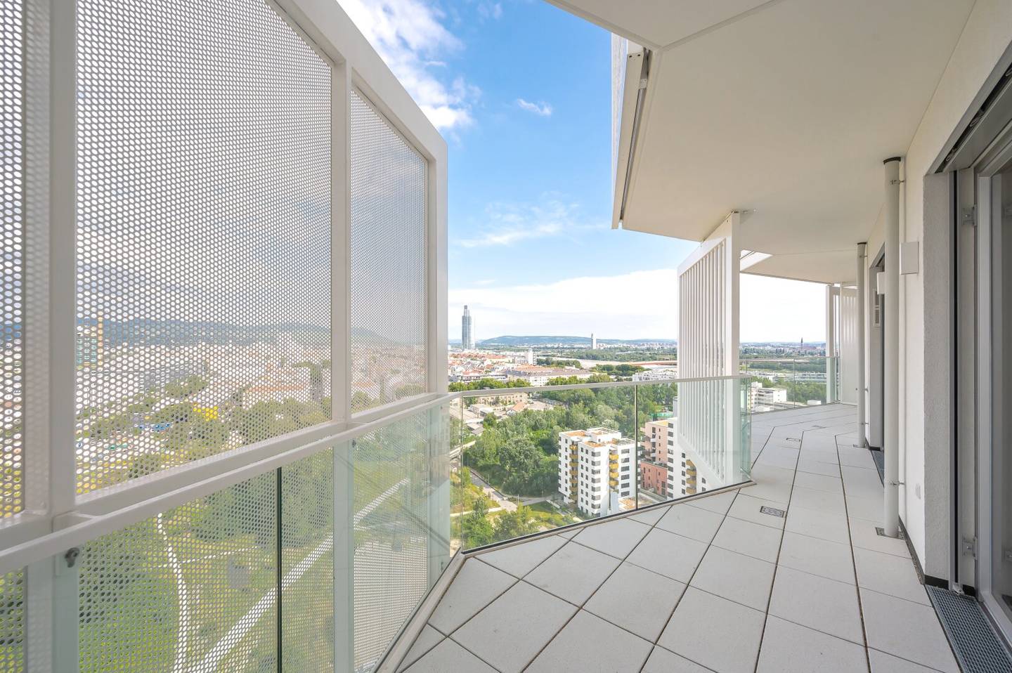 Dreamlike beautiful sunsets with far-reaching views - First occupancy at Nordbahnviertel! (T185)