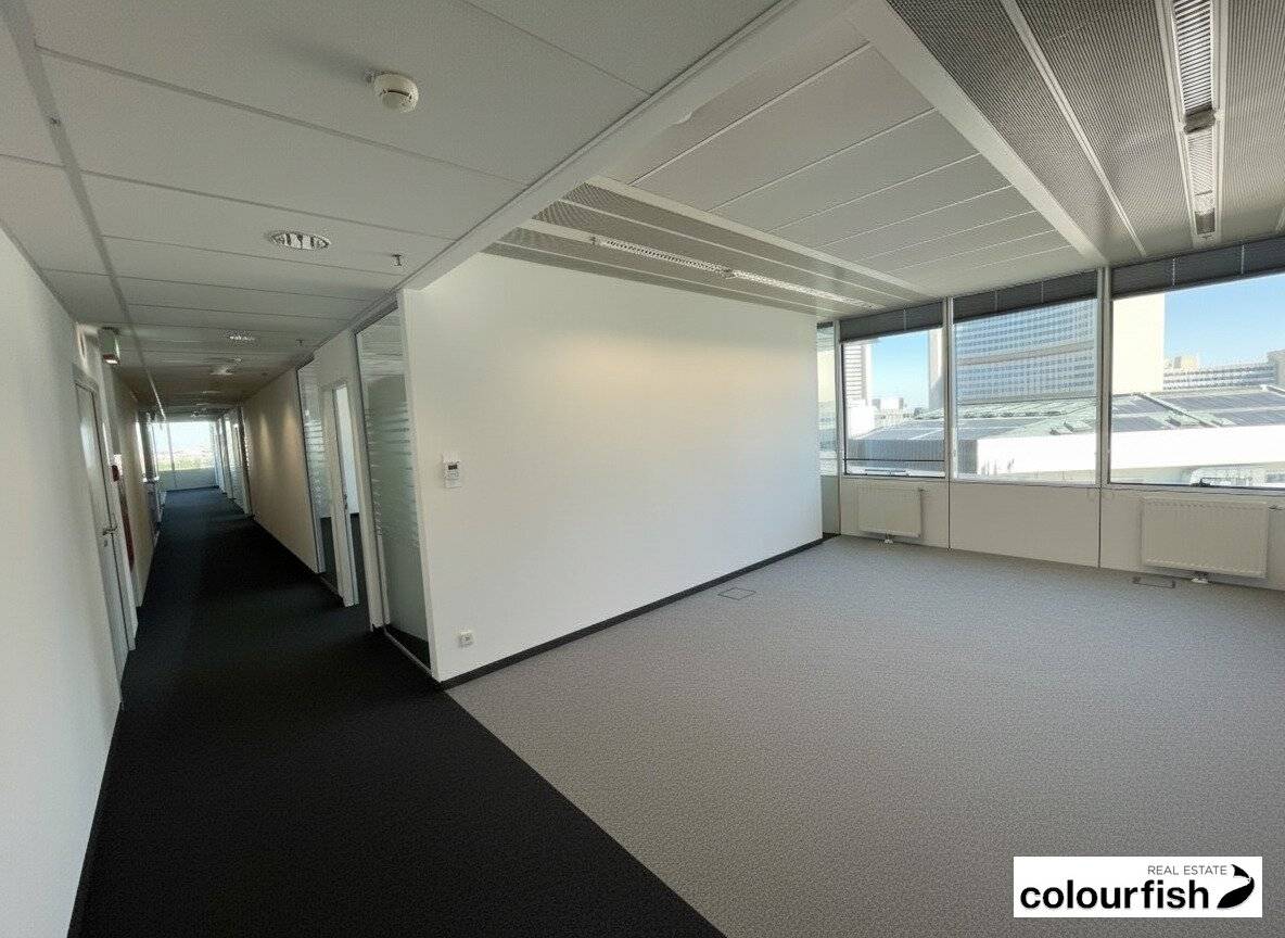 Modern office spaces in the Saturn Tower/Moderne Büroflächen im Saturn Tower? no the instruction says keep only proper names and translate descriptive words into English; We'll provide both correctly.