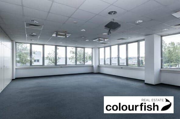 Small office space near U6 Perfektastraße