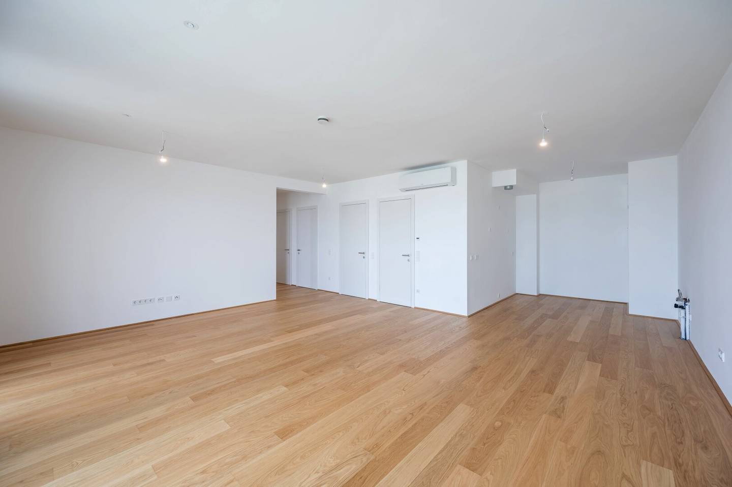 LEYWANDE 3 Room Apartment on the 19th Floor First Occupancy (T186)
