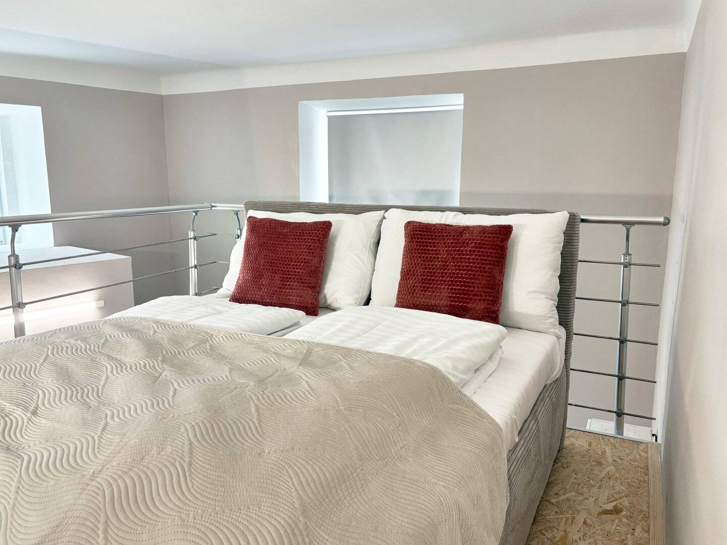 Office with charm and style, central, quiet, versatile