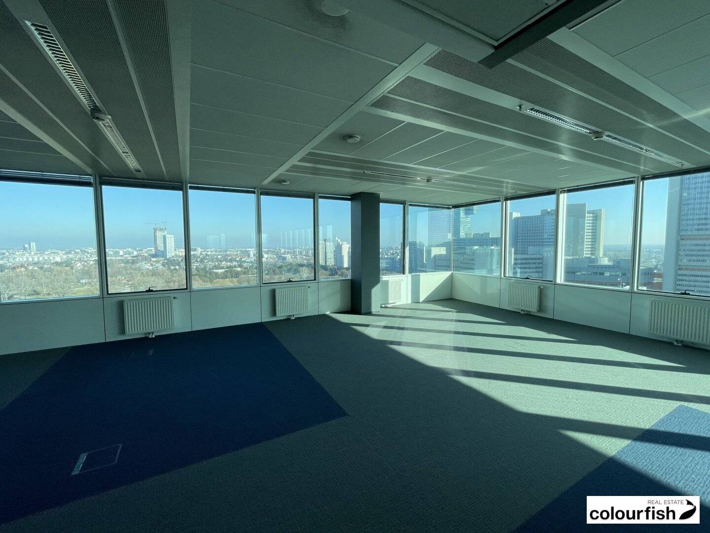 Attractive office spaces in Saturn Tower with balcony