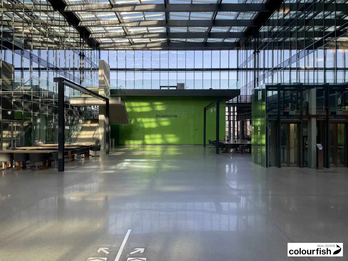 Attractive office in Rivergate