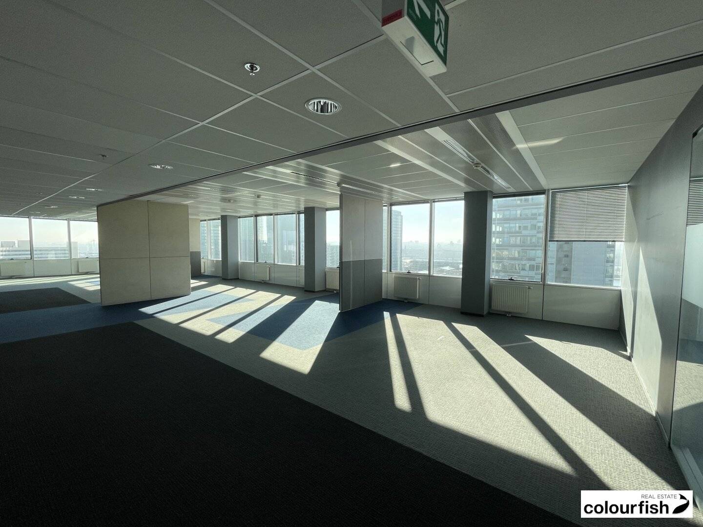 Attractive office spaces in Saturn Tower with balcony