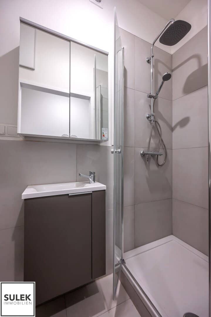 Raised ground floor apartment with storage