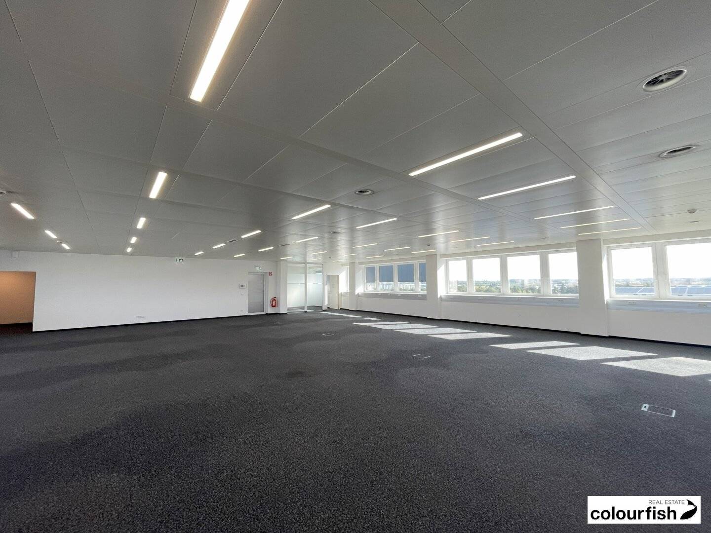 Modern office with top connectivity