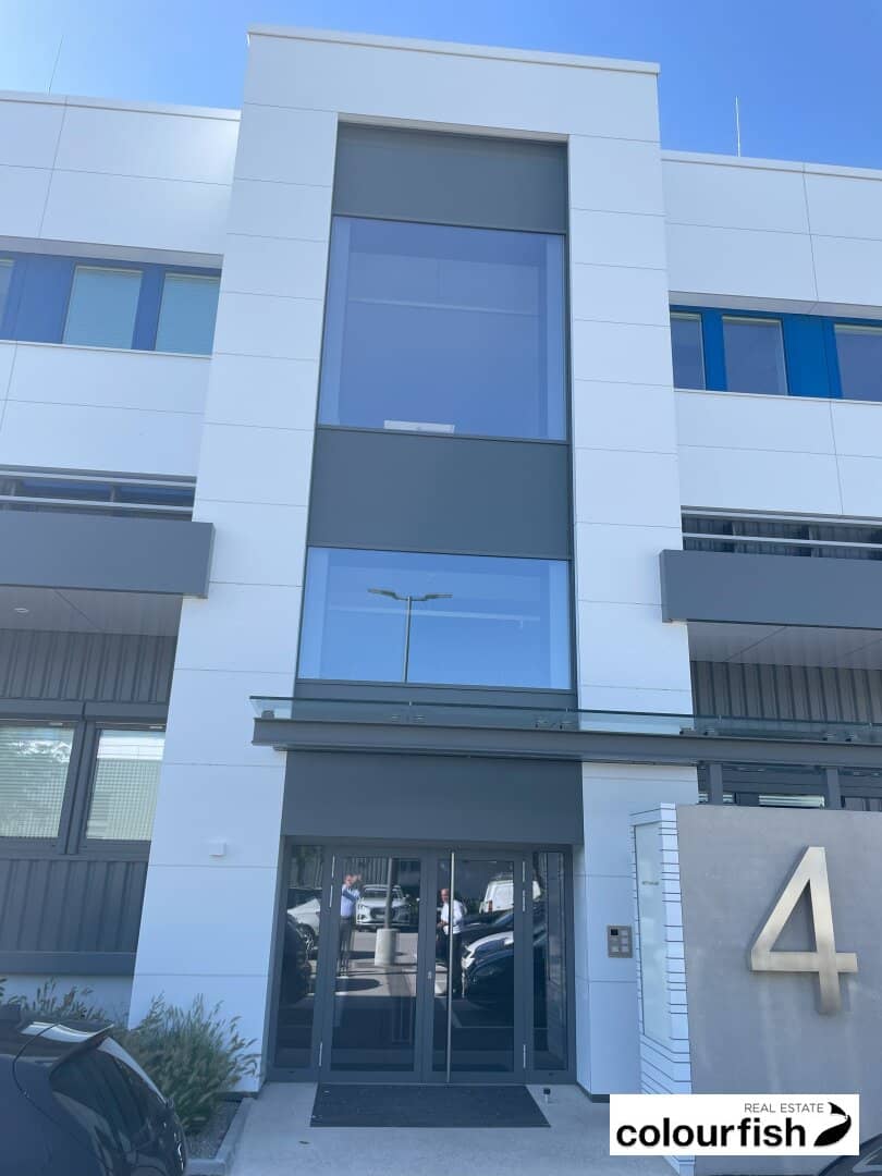 Modern office with top connectivity