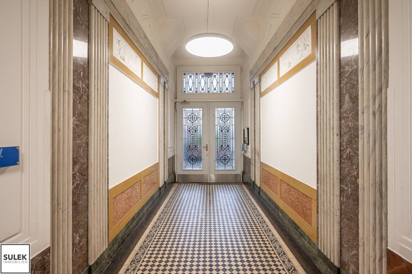 Mariahilferstraße 88: Office with a good layout and excellent connectivity