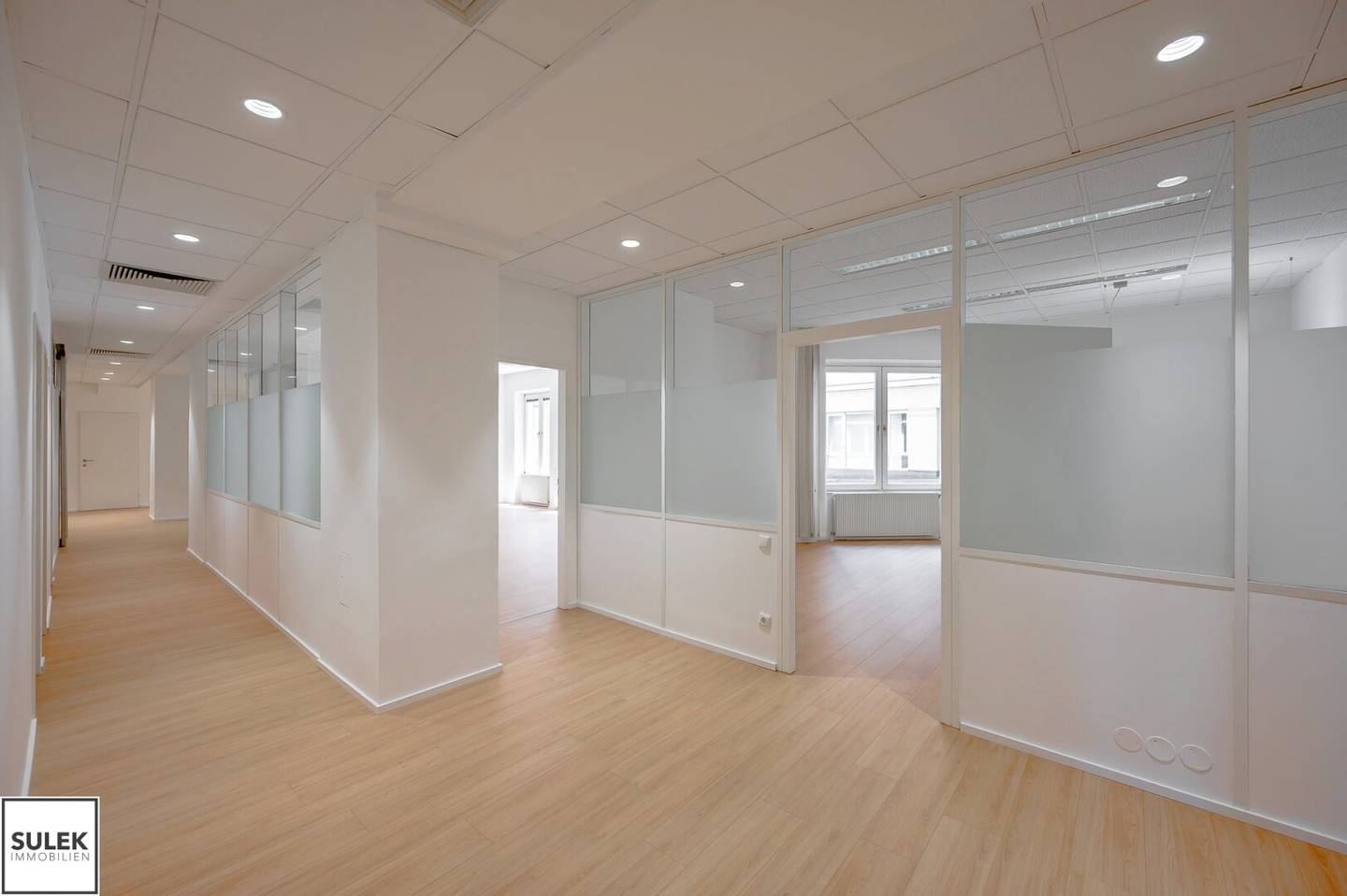 Mariahilferstraße 88: Office with a good layout and excellent connectivity