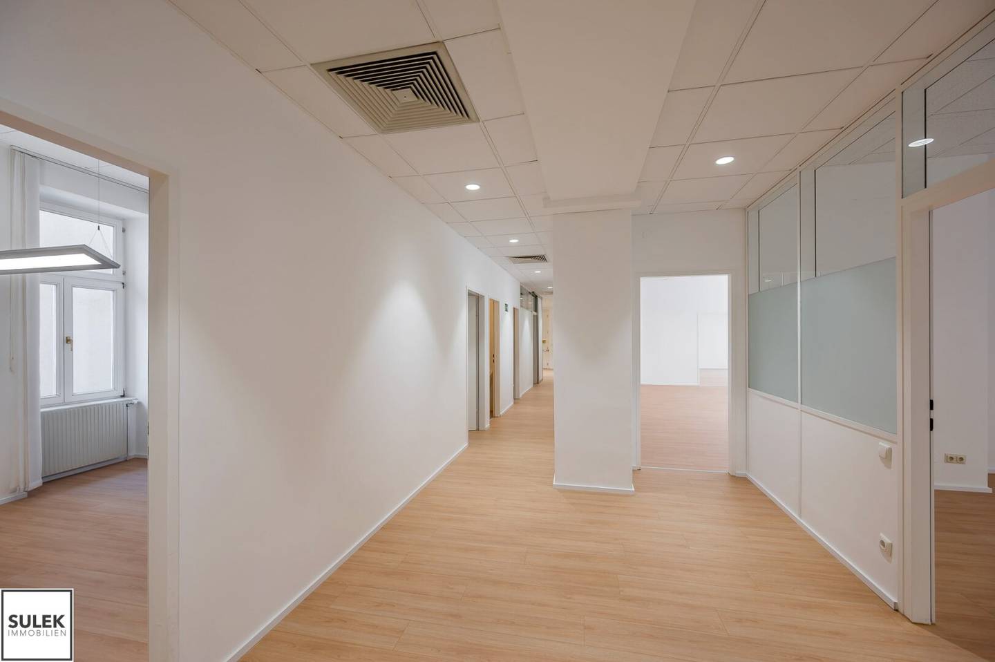 Mariahilferstraße 88: Office with a good layout and excellent connectivity