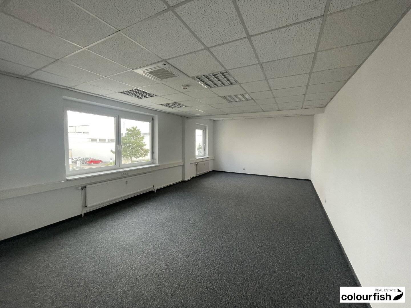 Modern office space near U6 Perfektastraße