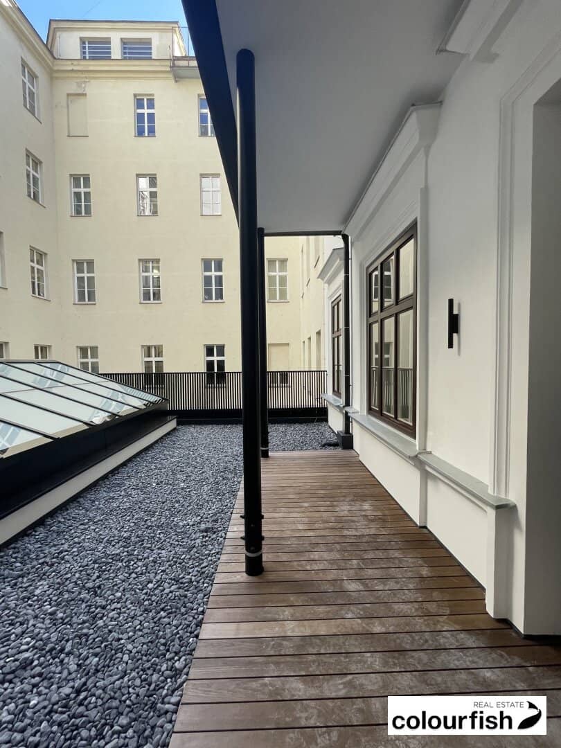 Repräsentative Bürofläche mit Terrasse beim Rathaus