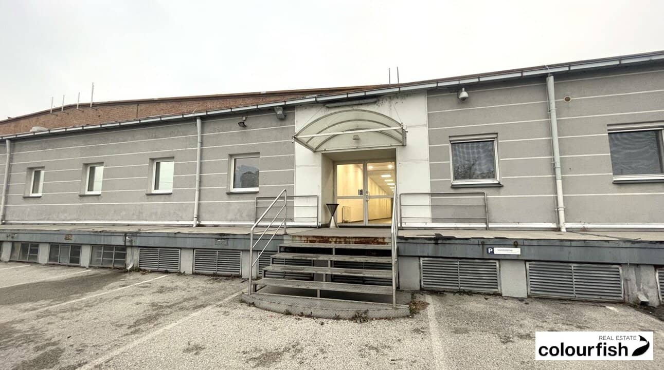 Bright &amp; flexible office unit with atrium access in 1230 Vienna