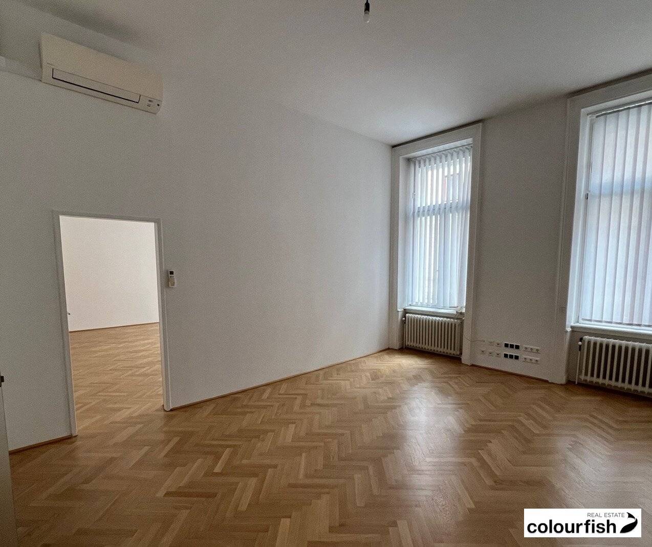 Attraktive Bürofläche mit Balkon nahe Burggarten