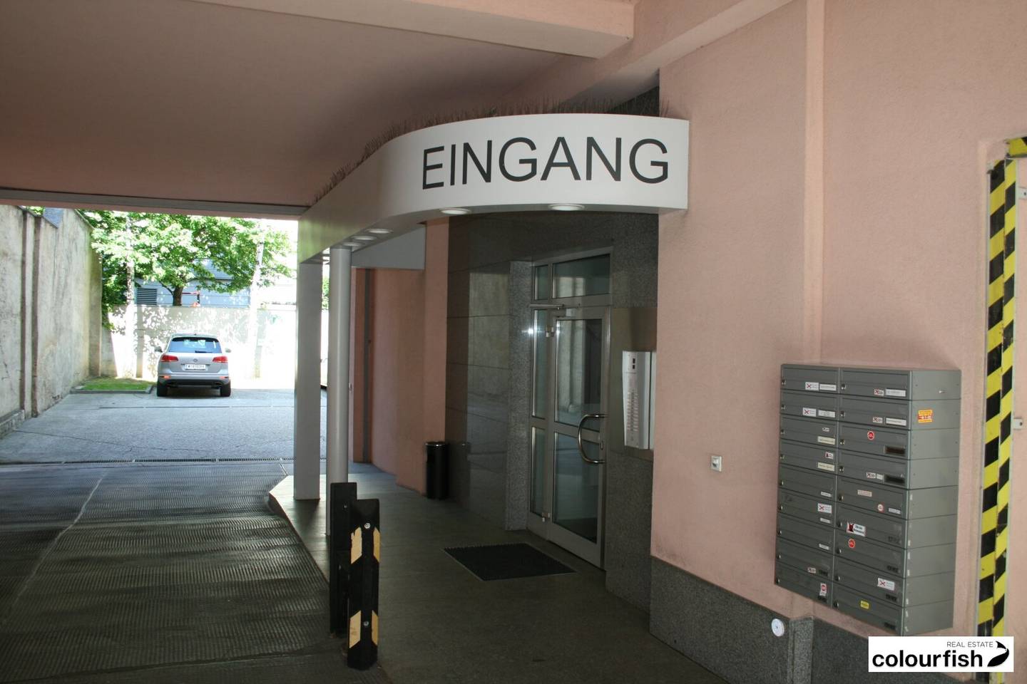 Functional office spaces in close proximity to Gablenzgasse and Wattgasse