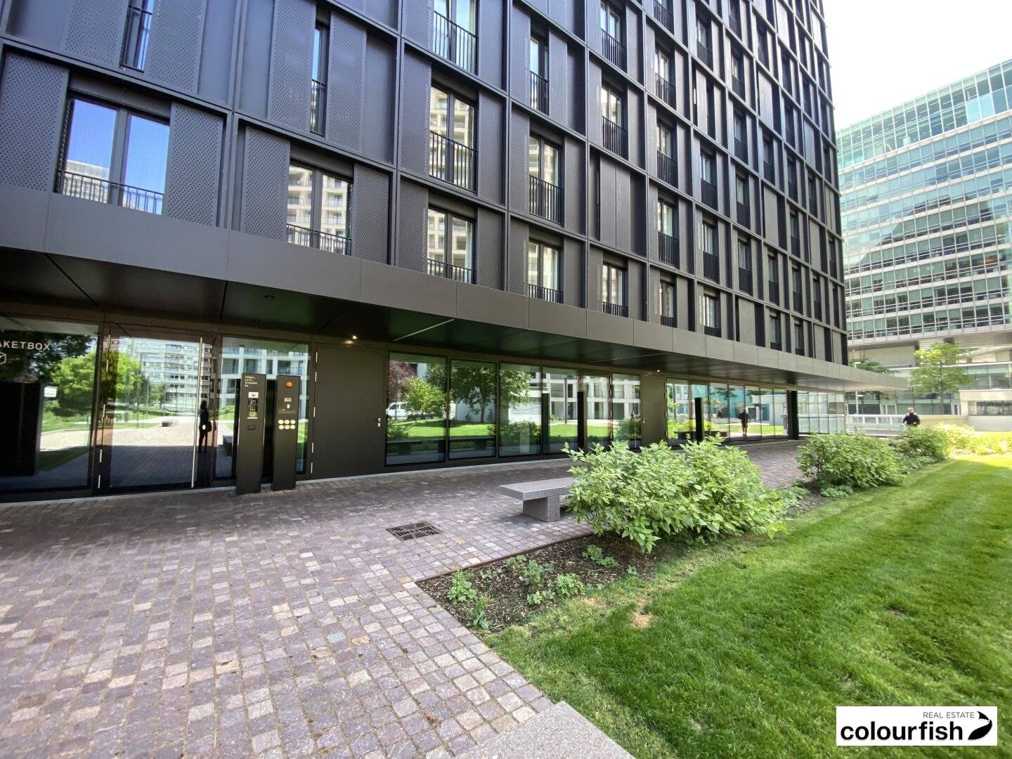 Co-create: Attractive commercial space