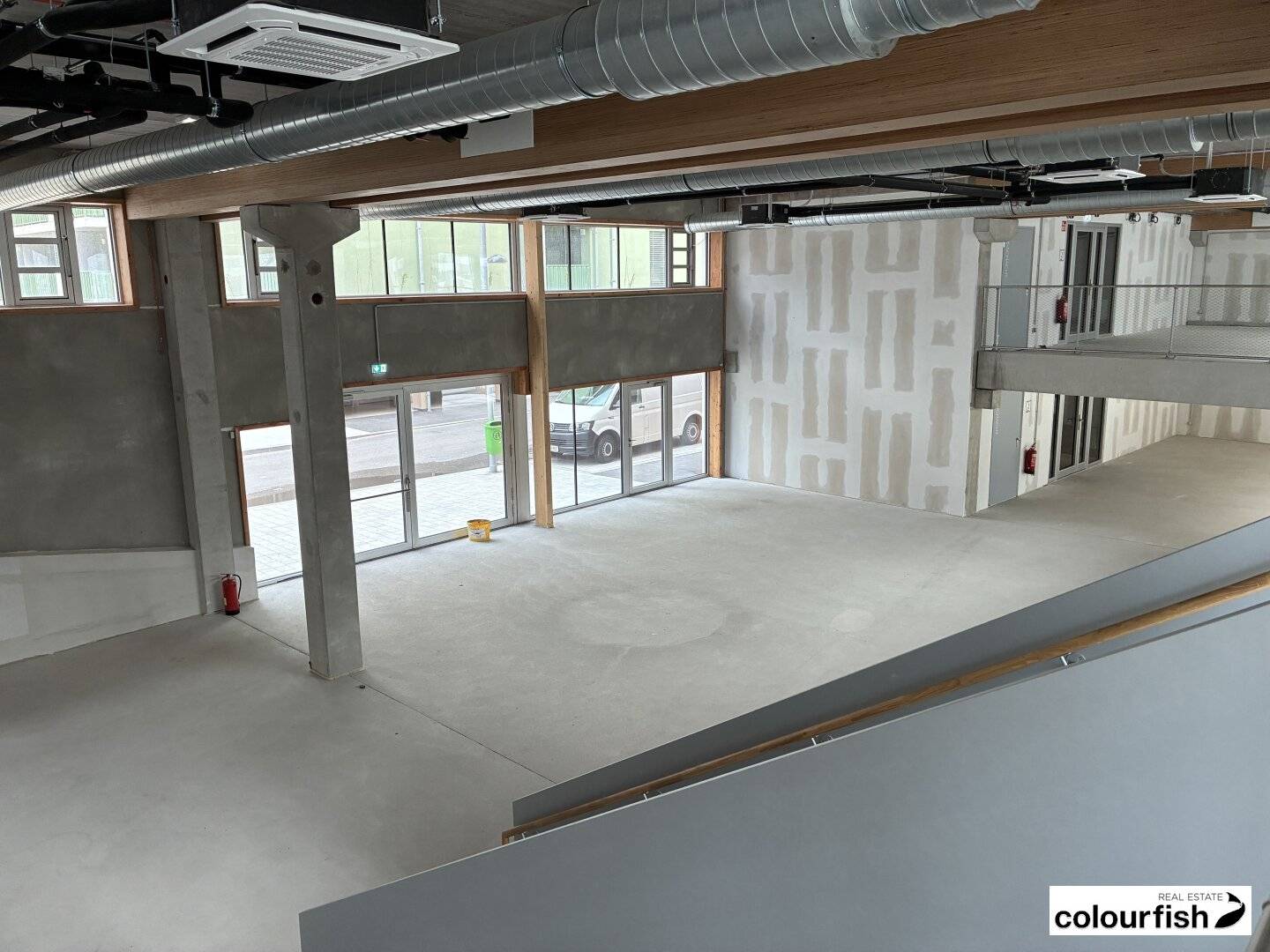 DOCKS - Loft Showroom Space for Innovative Ideas