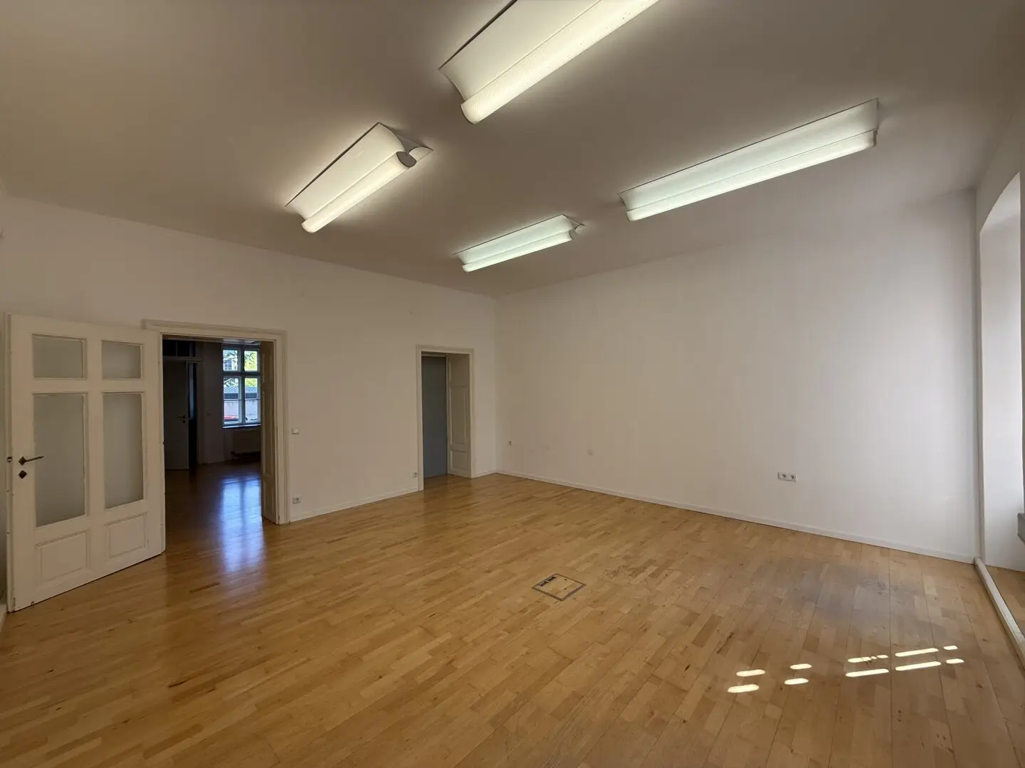 Office with feel-good potential | unlimited lease | in the centre | commission-free