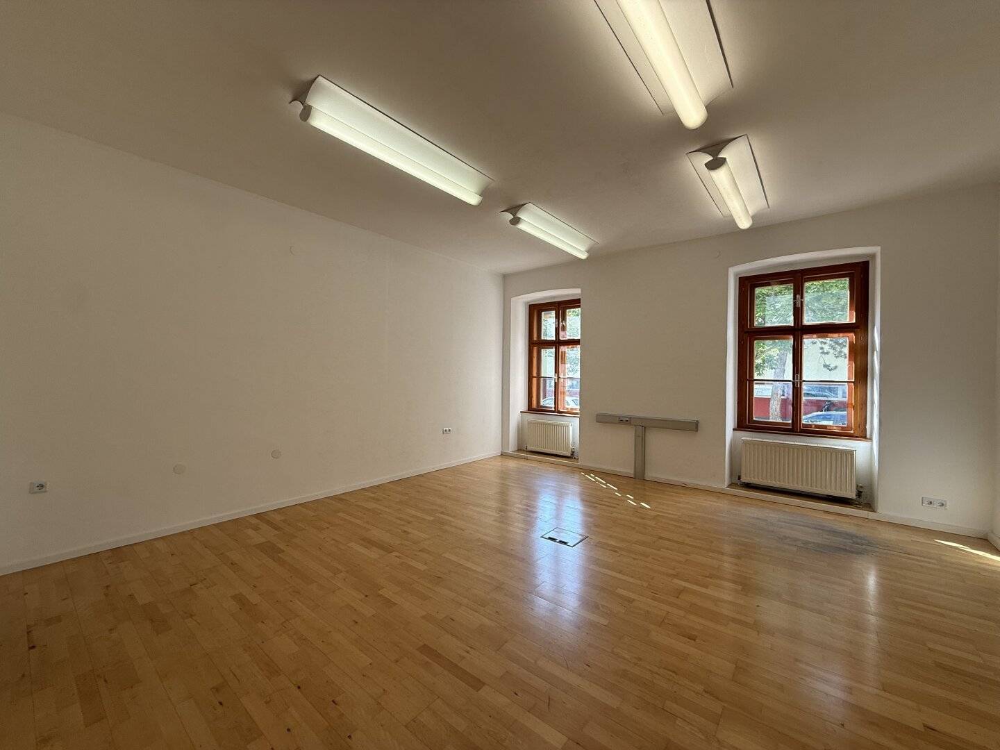 OFFICE with feel-good potential | permanent location | in the centre | commission-free