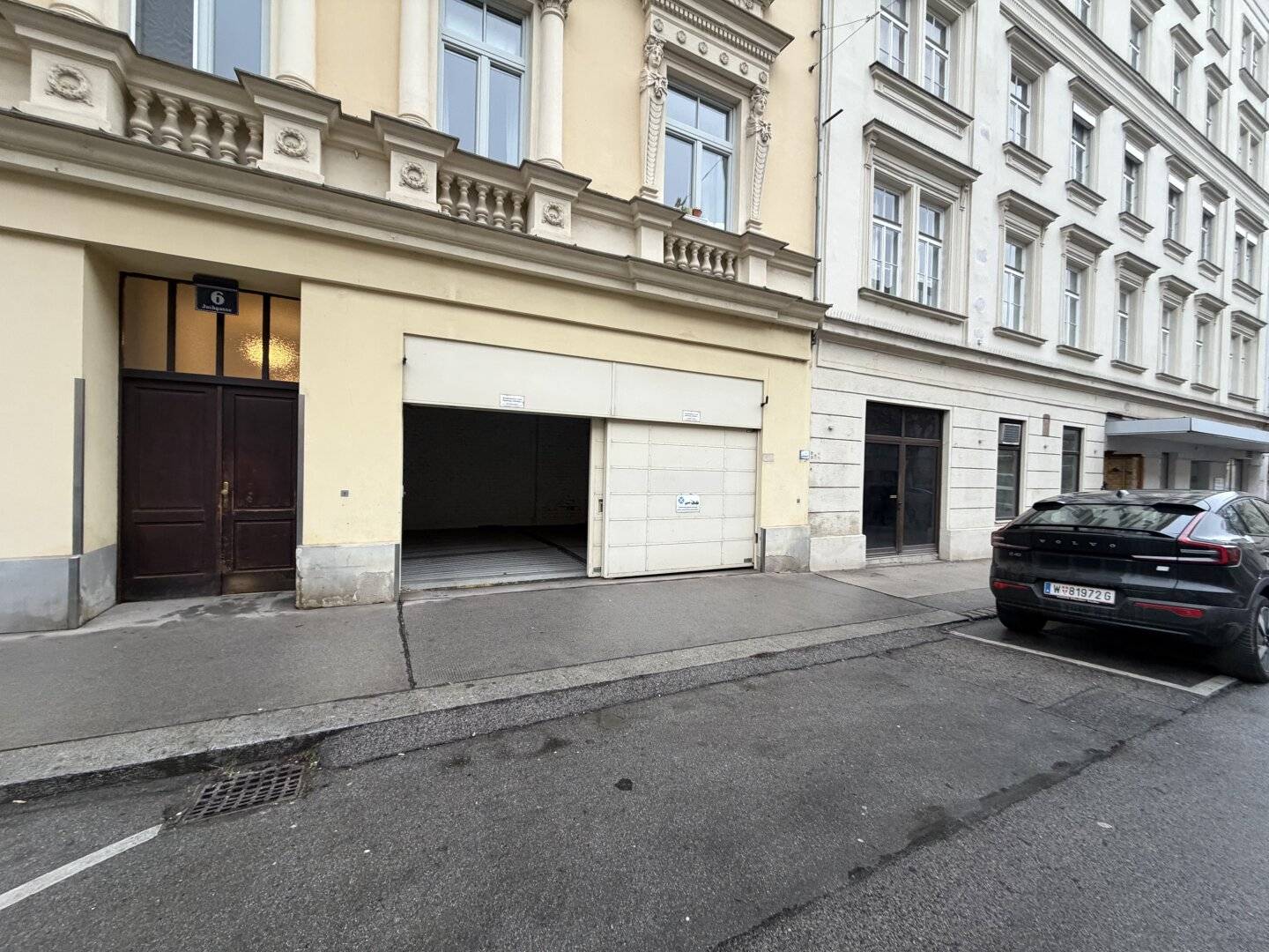 Juchgasse 6 | Stacked parking space | available now