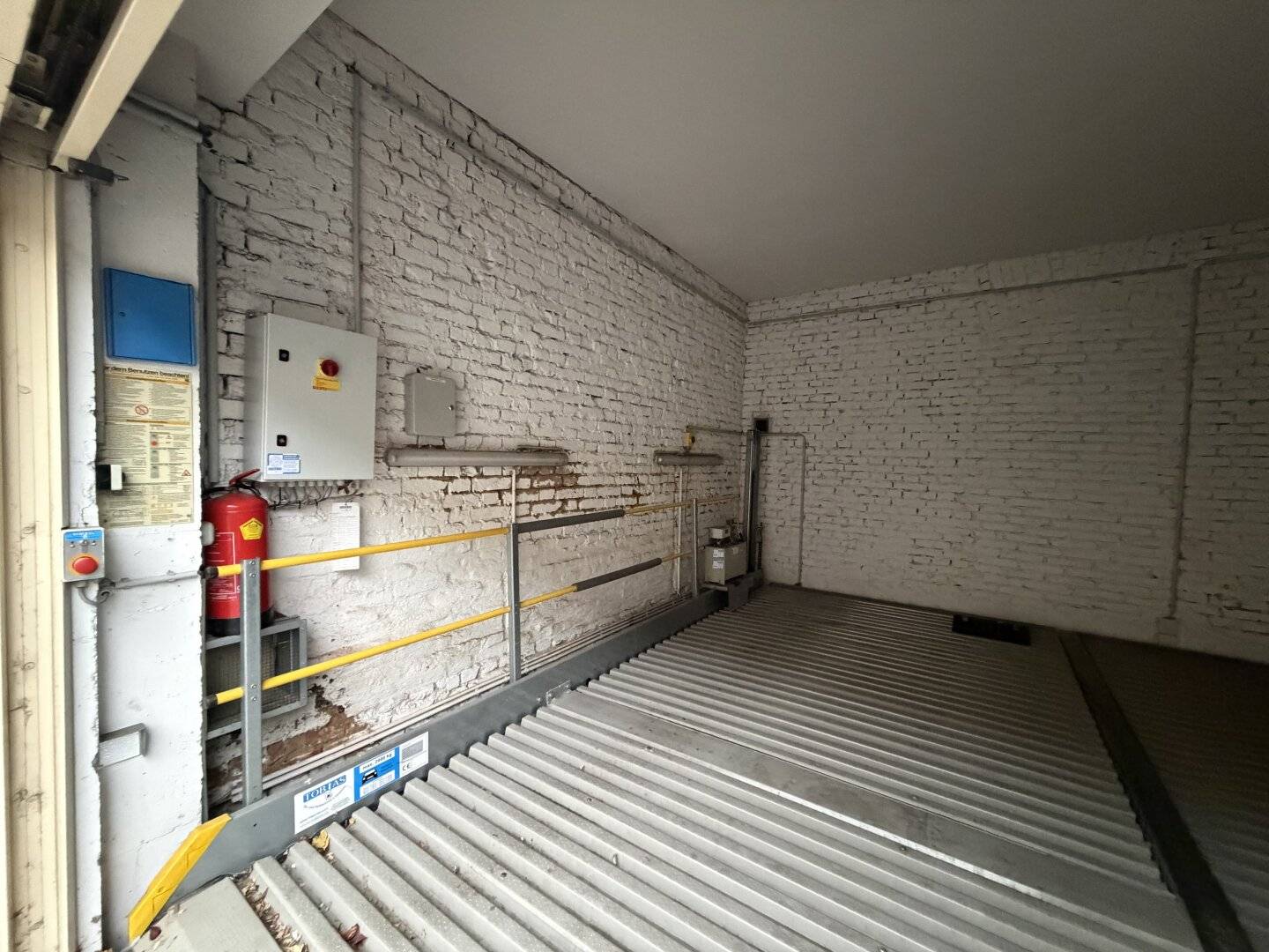 Juchgasse 6 | Stacked parking space | available now