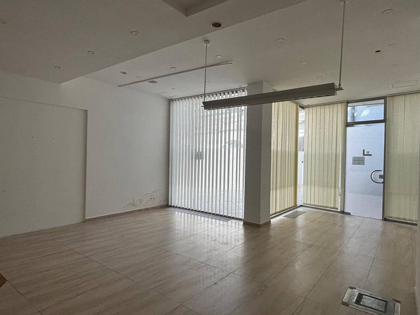 Representative office or practice premises in Klosterneuburg with modern facilities and a generous room layout