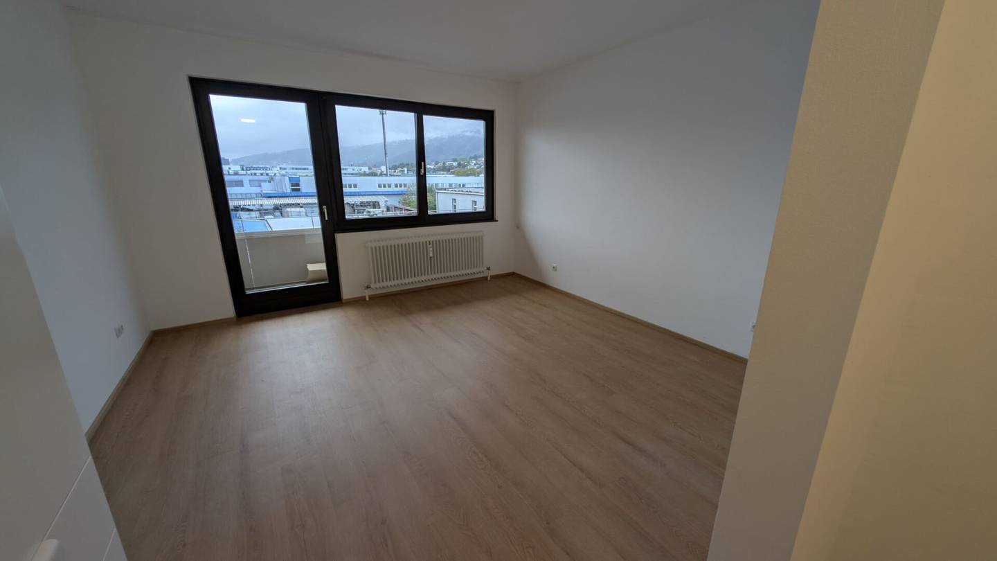 Ideal for investors and companies! There is a commercial property with 5 garconnieres and a 2-room apartment in Innsbruck for purchase