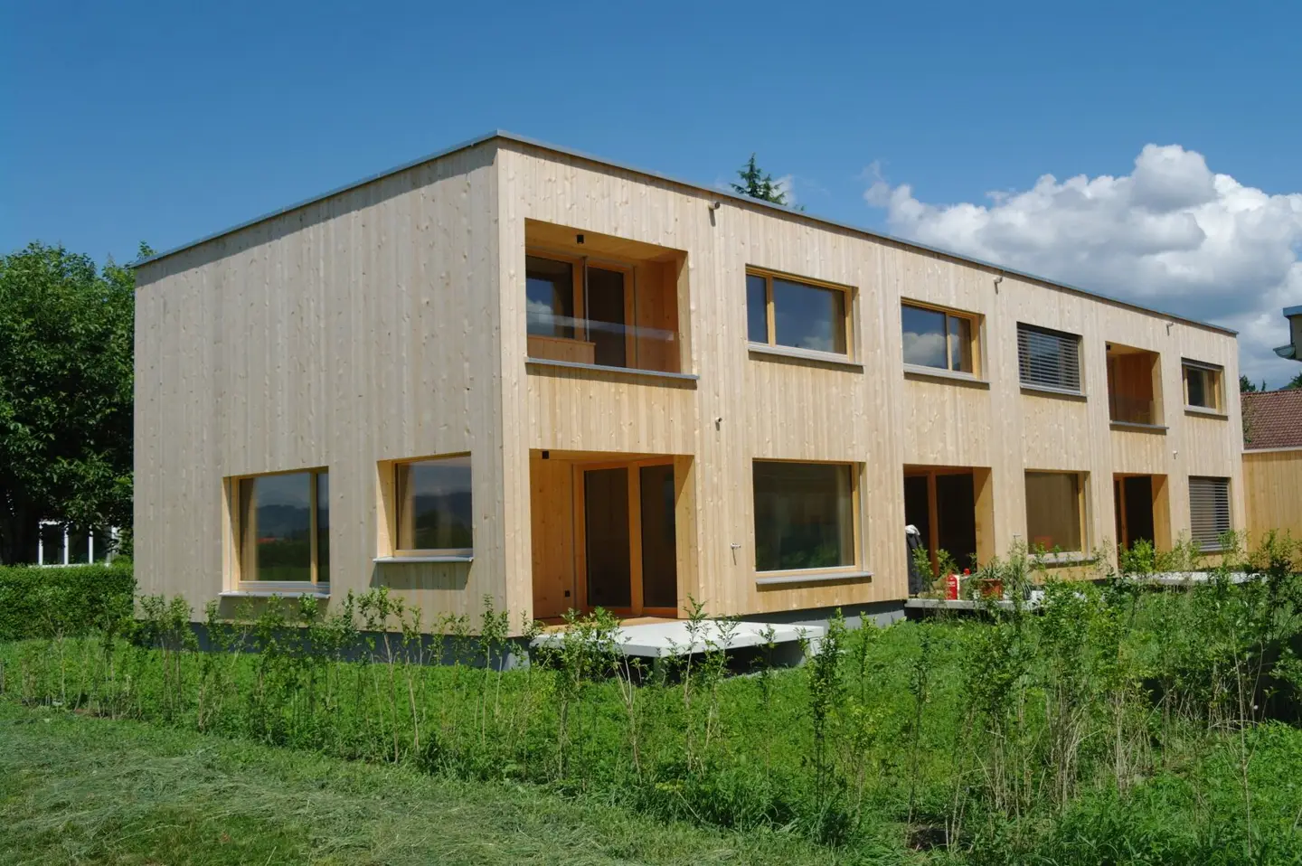 Feldkirch Gisingen Guldenäcker, solid wood terraced house with 5 rooms, ready for occupancy soon