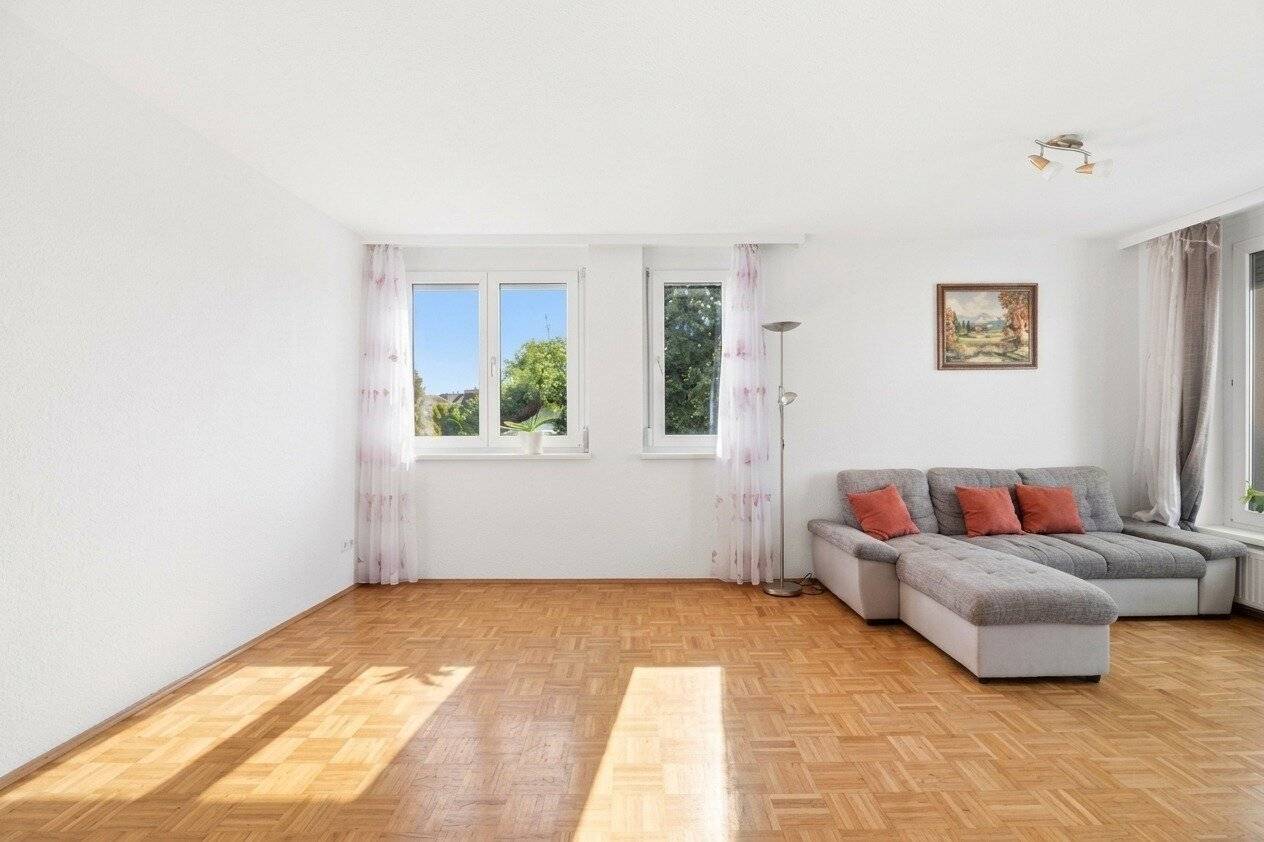 Ruhe. Licht. Lebensqualität. Wohnen mit Balkon & Carport