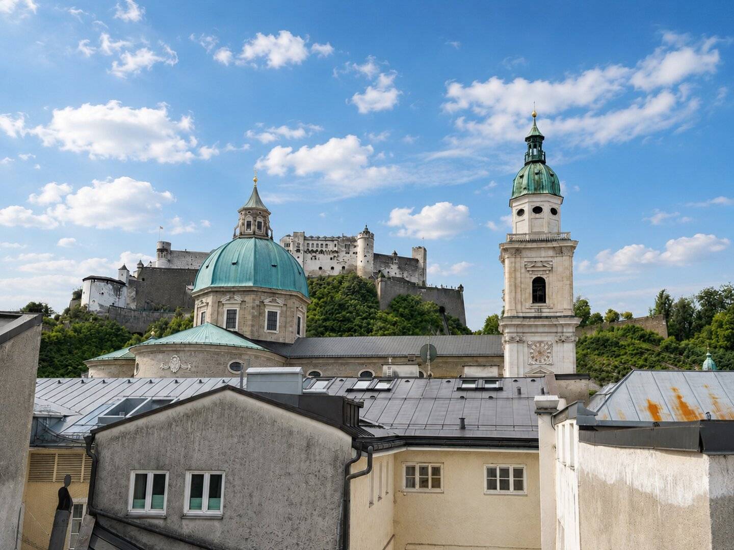 Sanierungsbedürftige Dachgeschosswohnung über den Dächern der Salzburger Altstadt