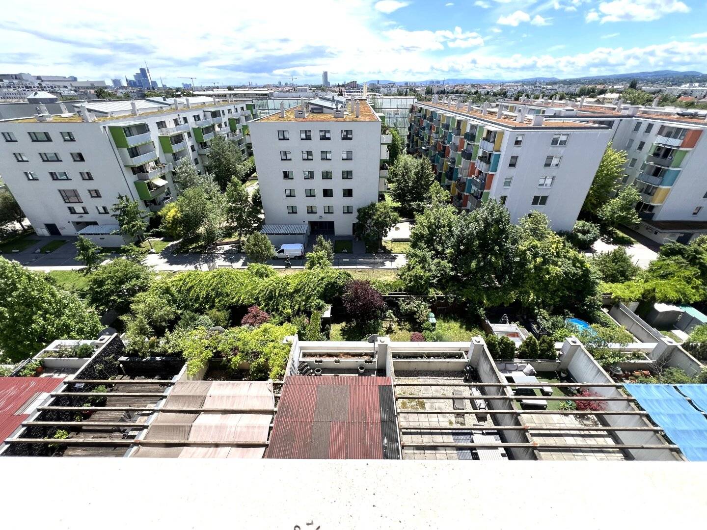 Charming, quiet apartment with loggia and distant view of Wiener Berge